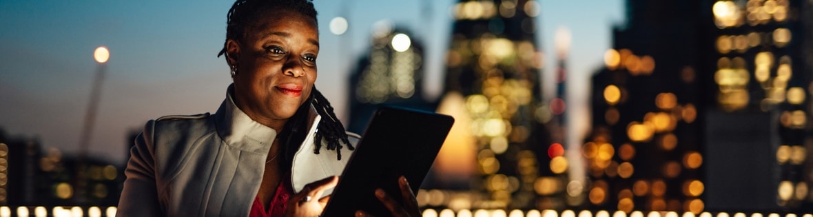 Data Analytics in the Banking Industry: Advantages, Considerations & Uses