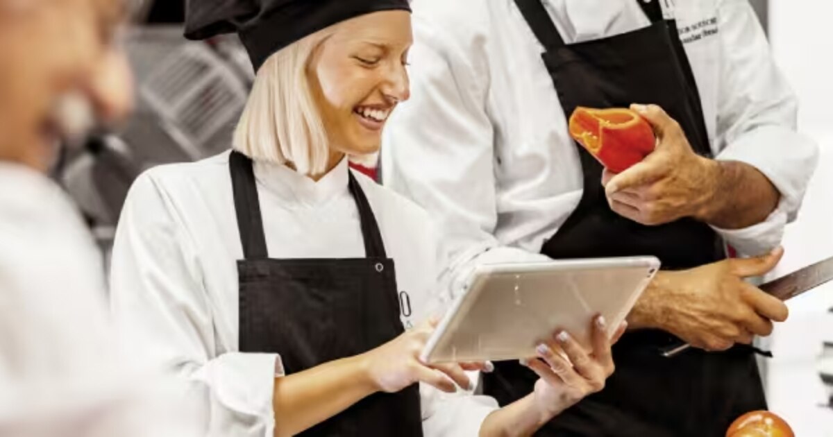 14 Strategies to Improve Restaurant Operations | NetSuite