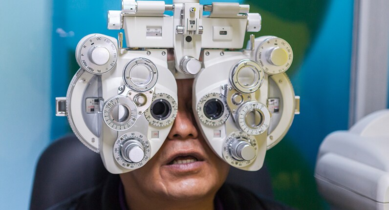 Medical device for eyes