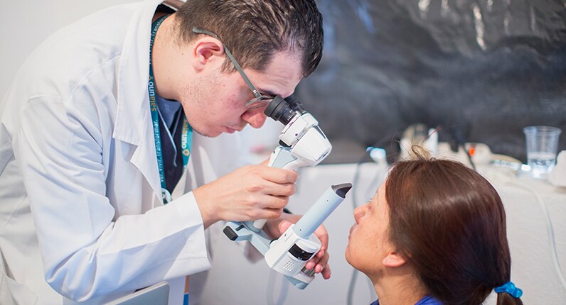 Eye check up
